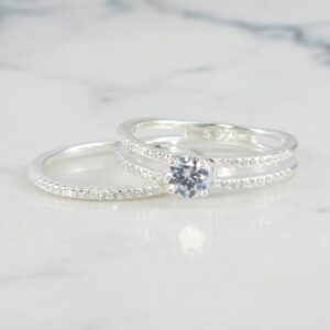 PAN204-DUO-DE-ANILLOS-SOLITARIO-2-BANDAS-Y-CIRCONES-1.jpg DUO DE ANILLOS SOLITARIO 2 BANDAS Y CIRCONES