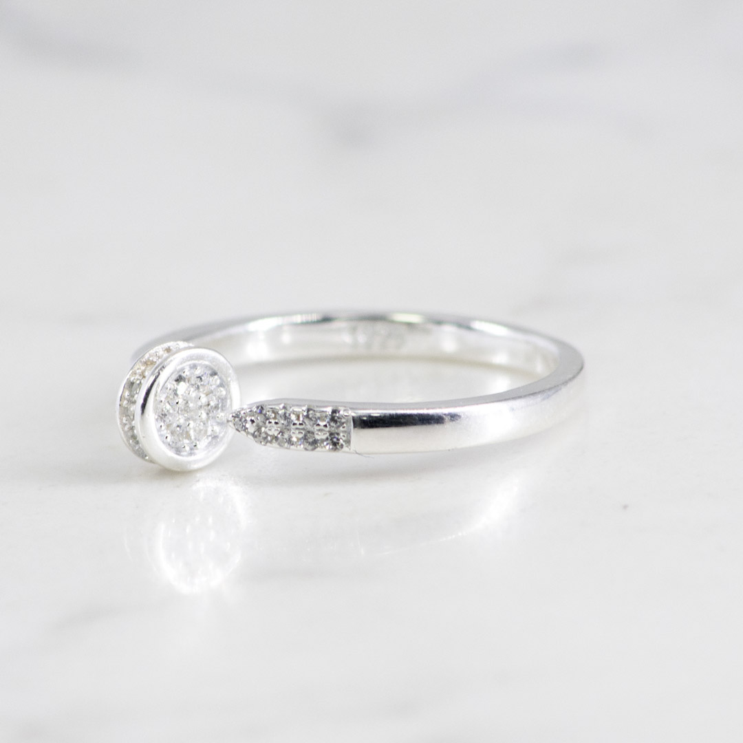 ANILLO CLAVO CIRCONES